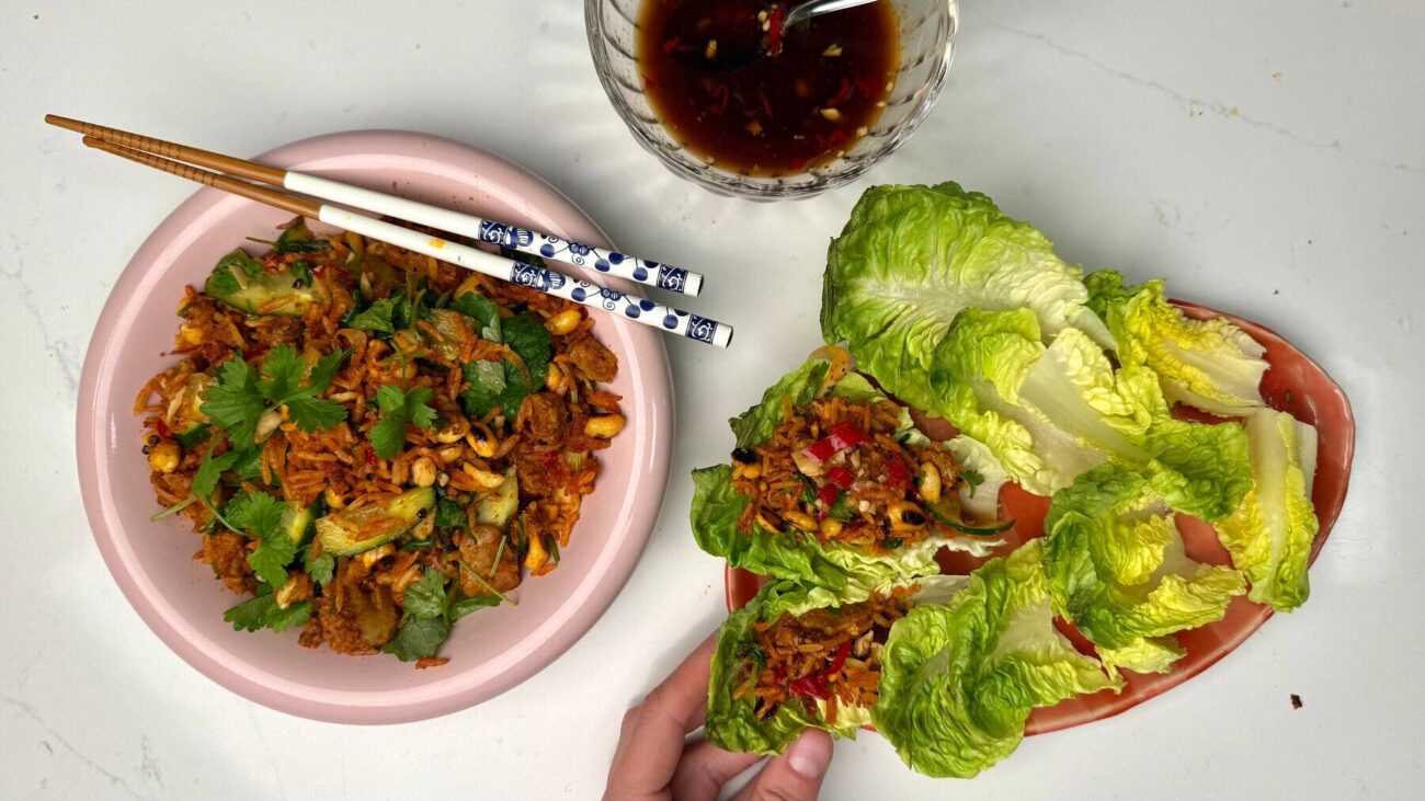 Imanin ja Leenan crispy rice -salaattiveneet