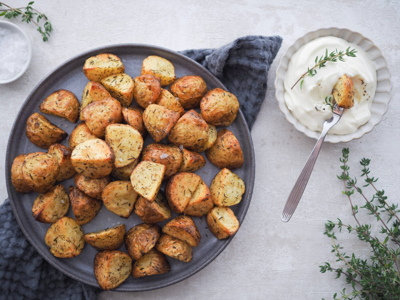 Paahdetut perunat airfryerissa