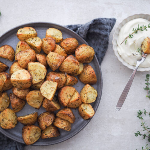 Paahdetut perunat airfryerissa