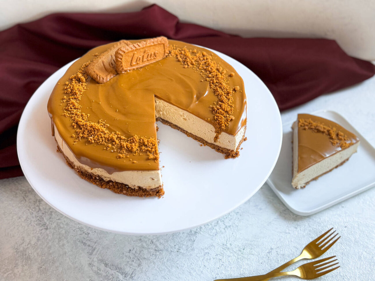 Vegaaninen Biscoff-moussekakku