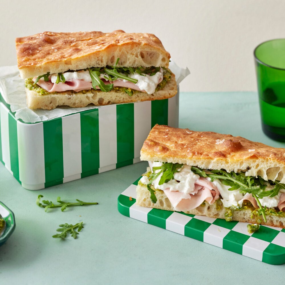 Schiacciata leipä ja pistaasipesto