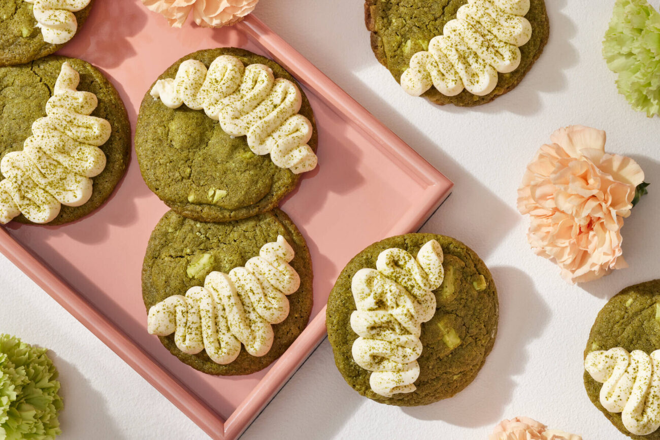 Matcha-valkosuklaacookiet