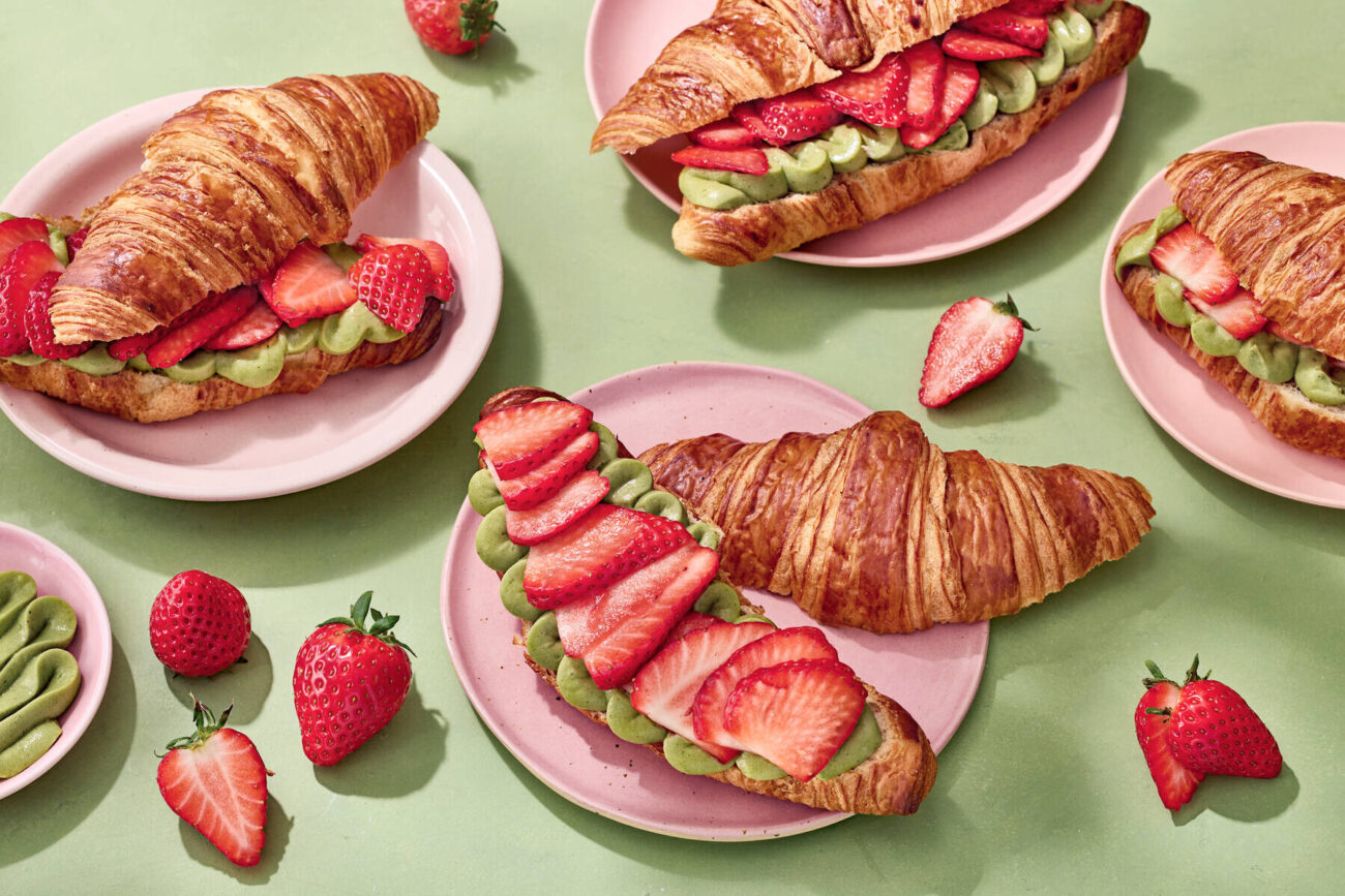 Matcha-mansikkacroissantit