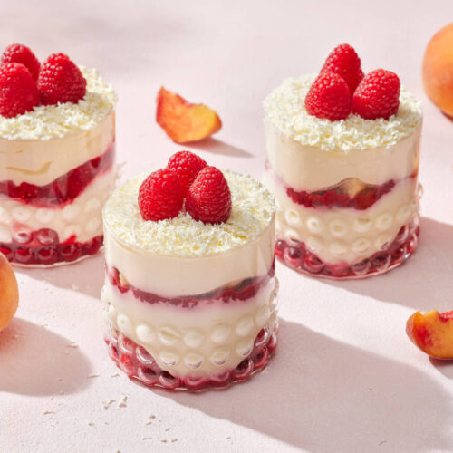 Bella Tablen persikka-vadelmatrifle