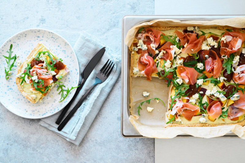 AURA-nektariinipiirakka