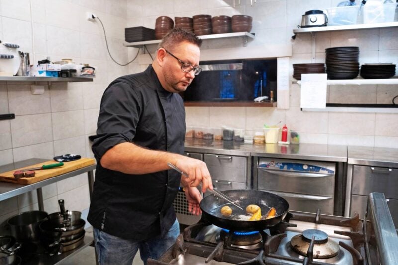 Toni Vaheri Rouhe-ravintoloiden keittiössä