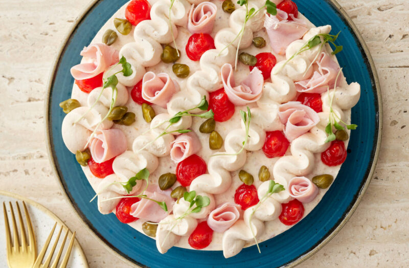 Koskenlaskijan kinkkuvoileipäkakku