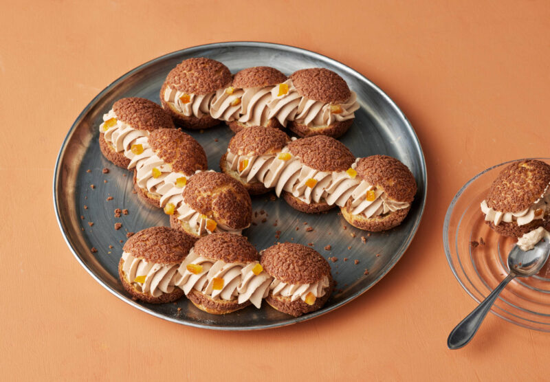 Appelsiini-suklaa eclair