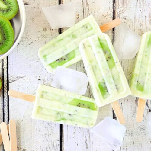 yoghurtglasspinnar med päron och kiwi