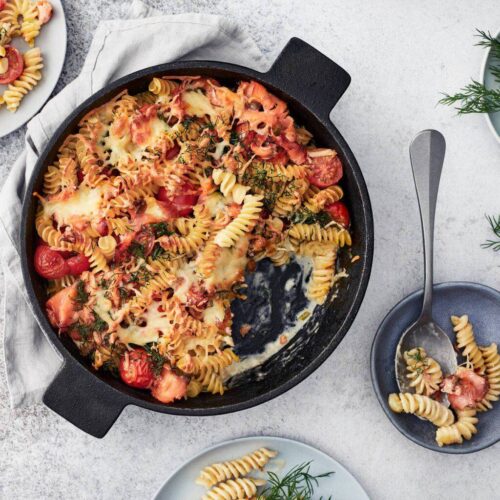 Pastagratäng med kallrökt lax