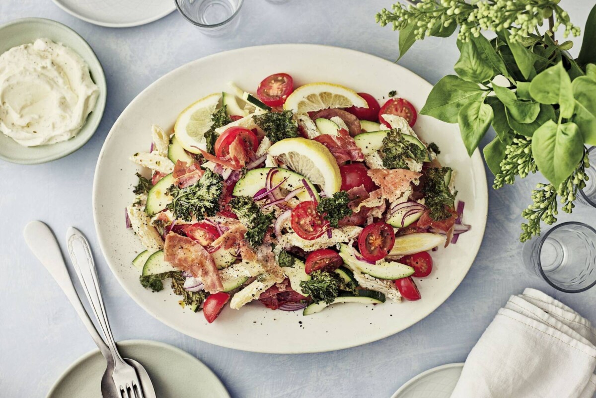 Pastasallad med lufttorkad skinka