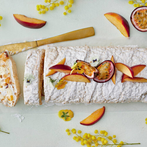 Rulltårta med mango och maräng