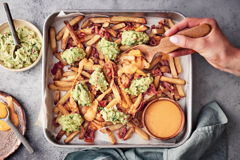 Loaded fries med avokadocrème