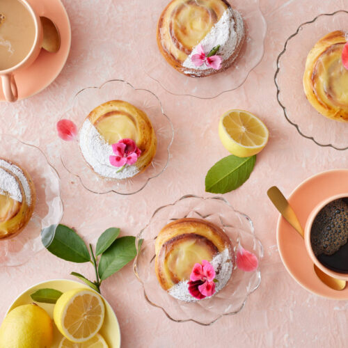 Kardemummabullar med citronkräm