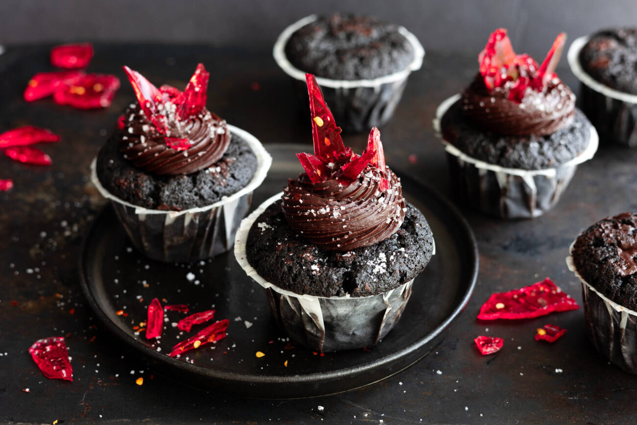 Chokladcupcake med chokladganache och sockerdekor