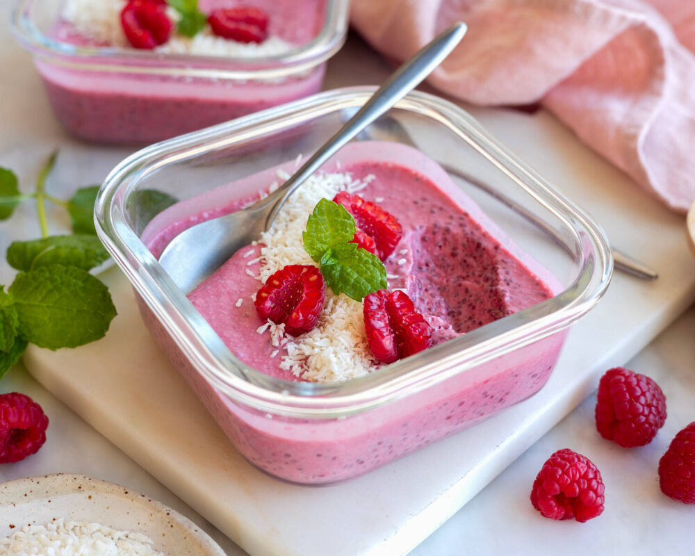 Chiapudding med hallon och kokos