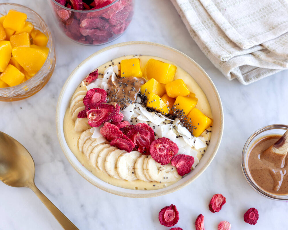 Smoothie bowl med vaniljyoghurt