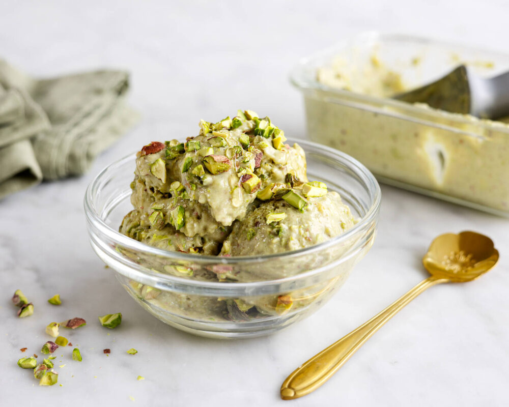 Pistageglass med cottage cheese