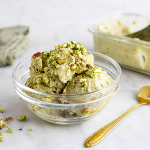Pistageglass med cottage cheese