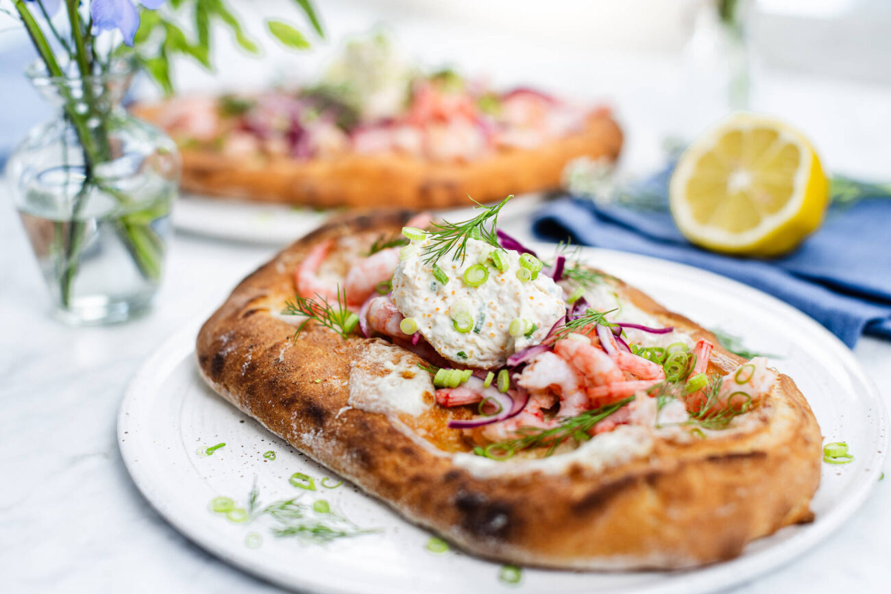 Pinsa med räkor & löjrom