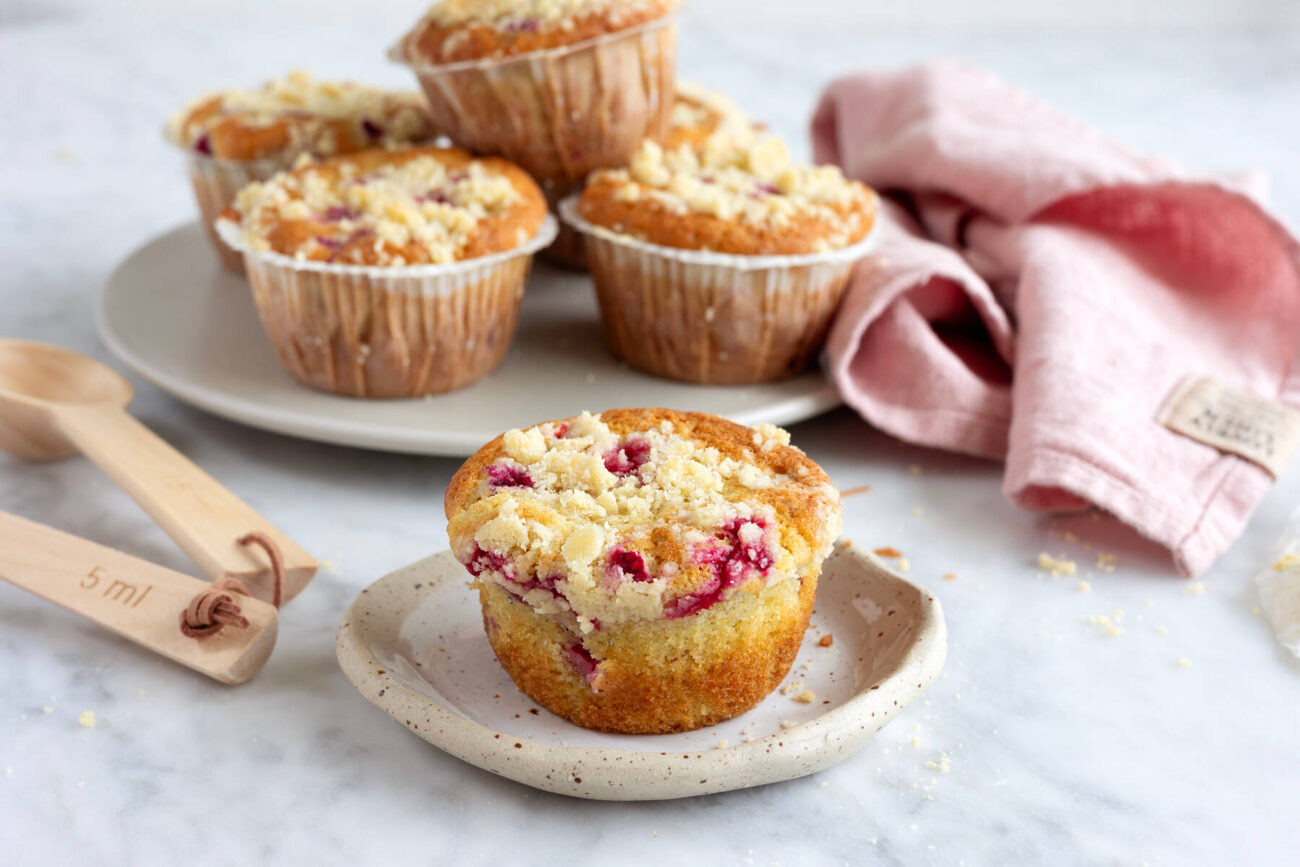 Hallonmuffins med crumble