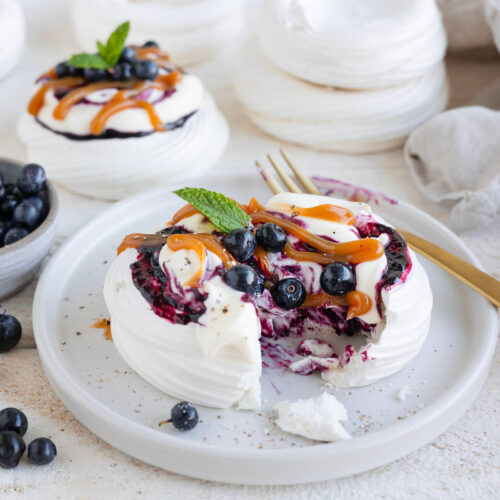 Pavlova med blåbär