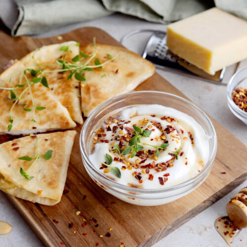 Honung- och chilidipp med Grekisk yoghurt