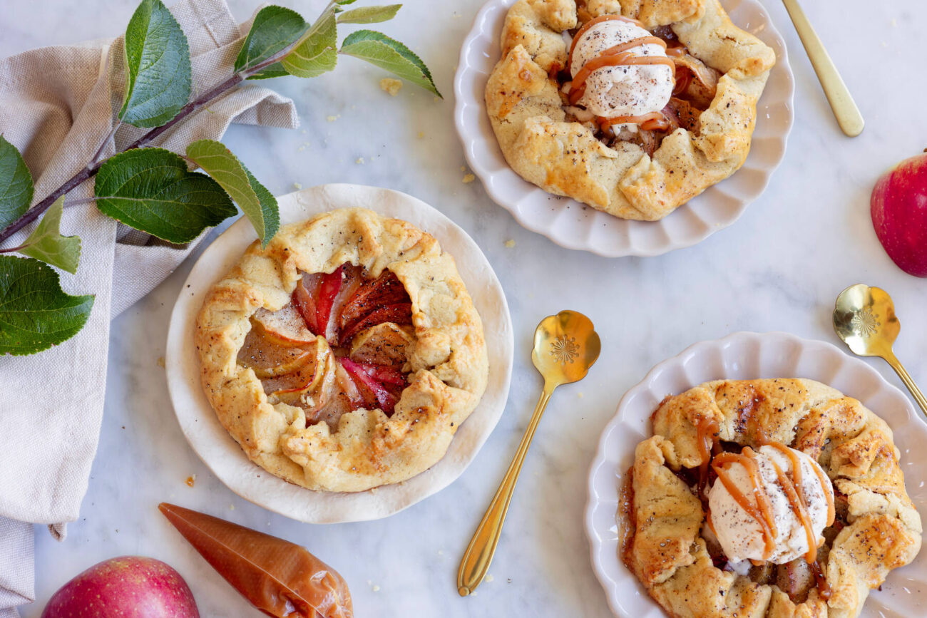 Mini äppelpajer med kanelbulleglass